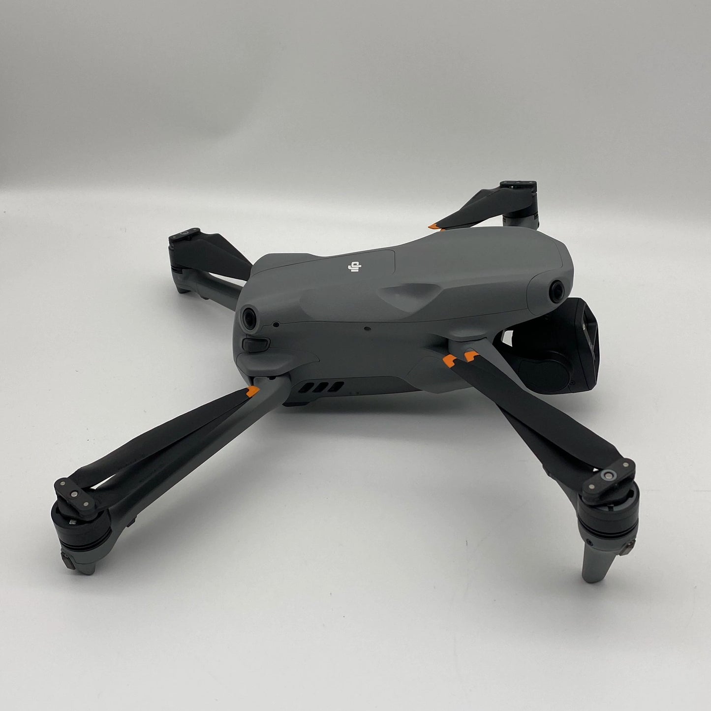 DJI Air 3S Fly More Combo مع جهاز تحكم عن بعد بشاشة و Care Refresh - ممتاز (95% جديد)