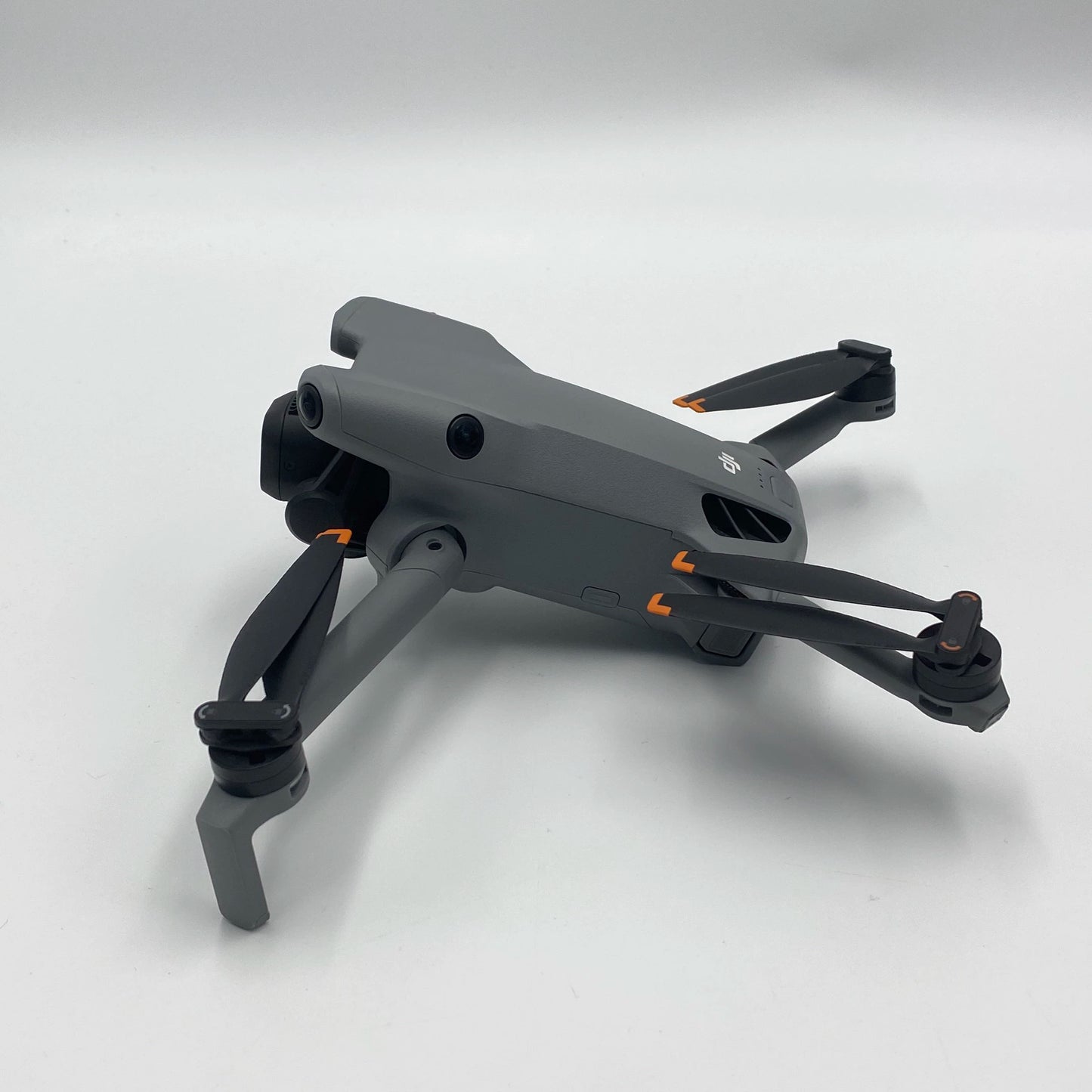 DJI Mini 5 Pro Fly More Combo (DJI RC-N3) - Like New (99%)