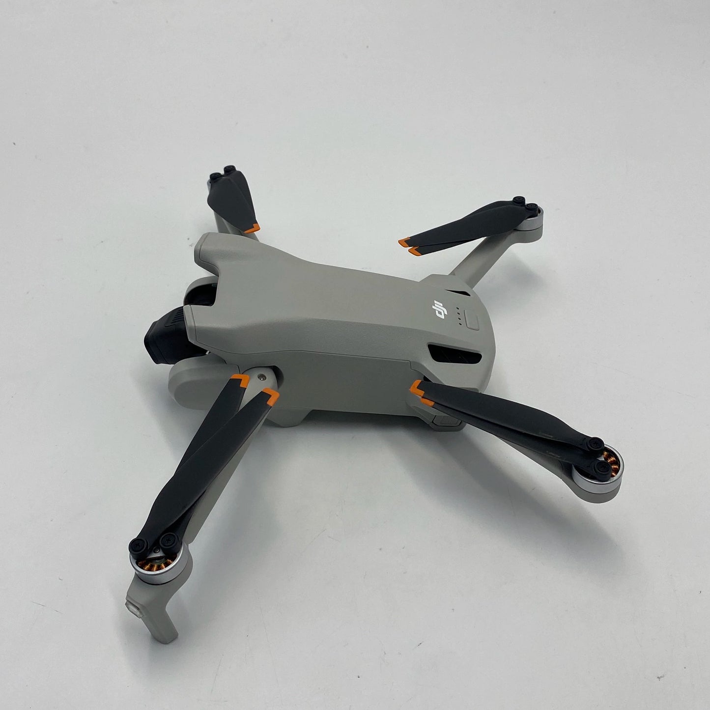 DJI Mini 3 with Screen Remote Fly More Combo - Very Good (90% New)