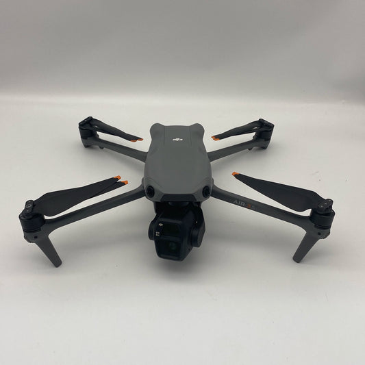 DJI Air 3S Fly More Combo مع جهاز تحكم عن بعد بشاشة - ممتاز (95% جديد)