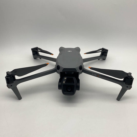 DJI Air 3S Fly More Combo مع جهاز تحكم عن بعد بشاشة - ممتاز (95% جديد)