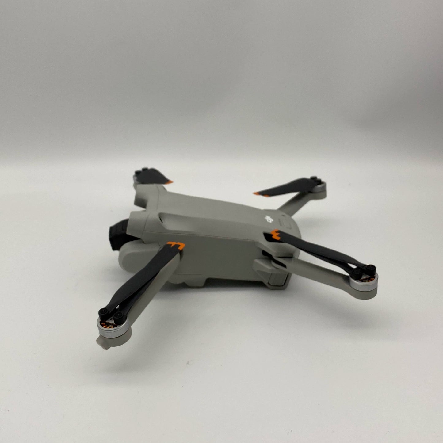 DJI Mini 3 Pro with Screen Remote Long Range Kit - Excellent (95% New)
