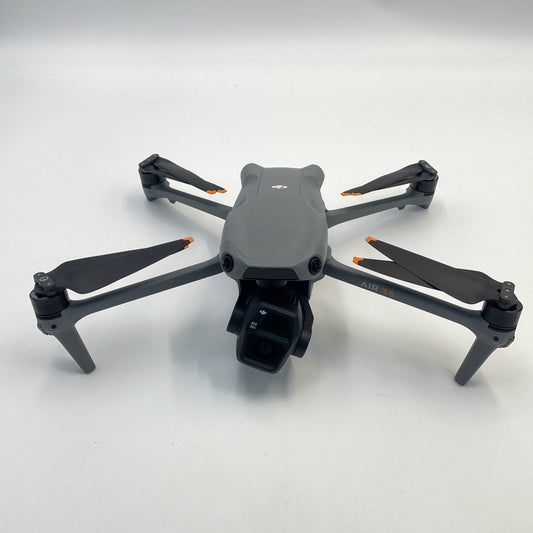 DJI Air 3S Fly More Combo مع جهاز تحكم عن بعد بشاشة و Care Refresh - ممتاز (95% جديد)