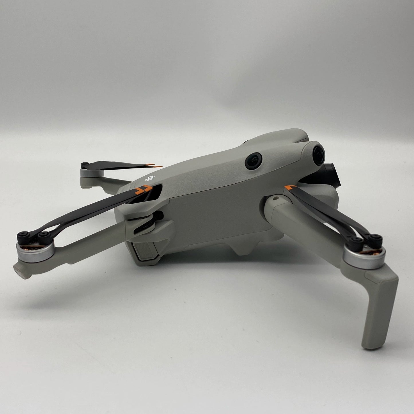 DJI Mini 4 Pro with Screen Remote Fly More Combo - Excellent (95% New)