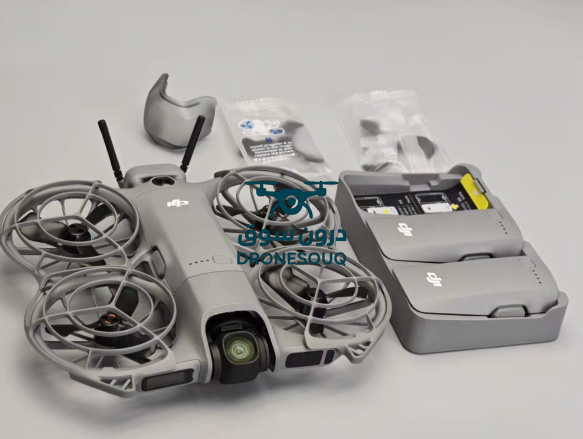 مجموعة DJI Neo 2 Fly More - تتضمن جهاز تحكم عن بعد RC-N3، و3 بطاريات، ومحور شحن، وواقيات للمروحة