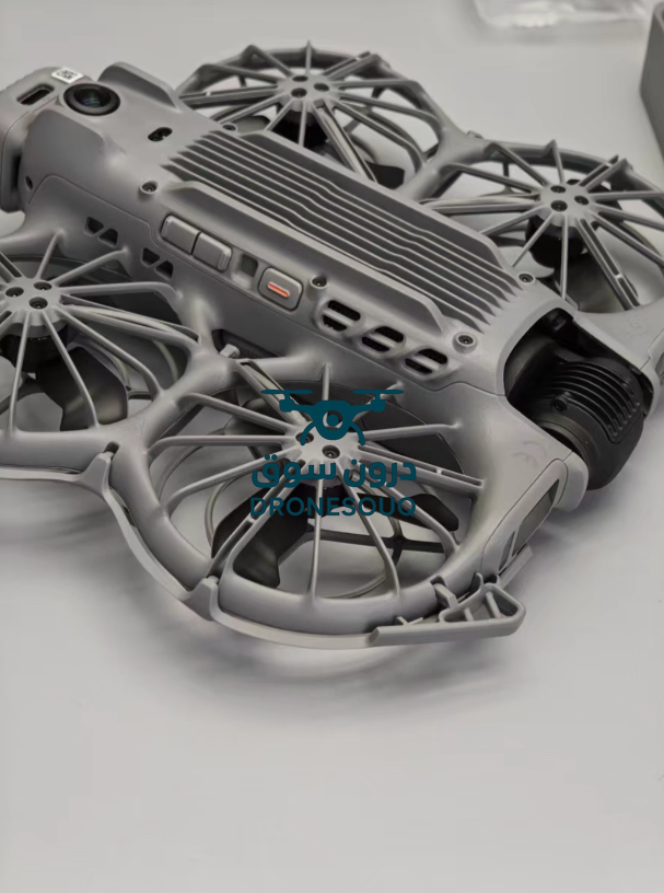 مجموعة DJI Neo 2 Fly More - تتضمن جهاز تحكم عن بعد RC-N3، و3 بطاريات، ومحور شحن، وواقيات للمروحة