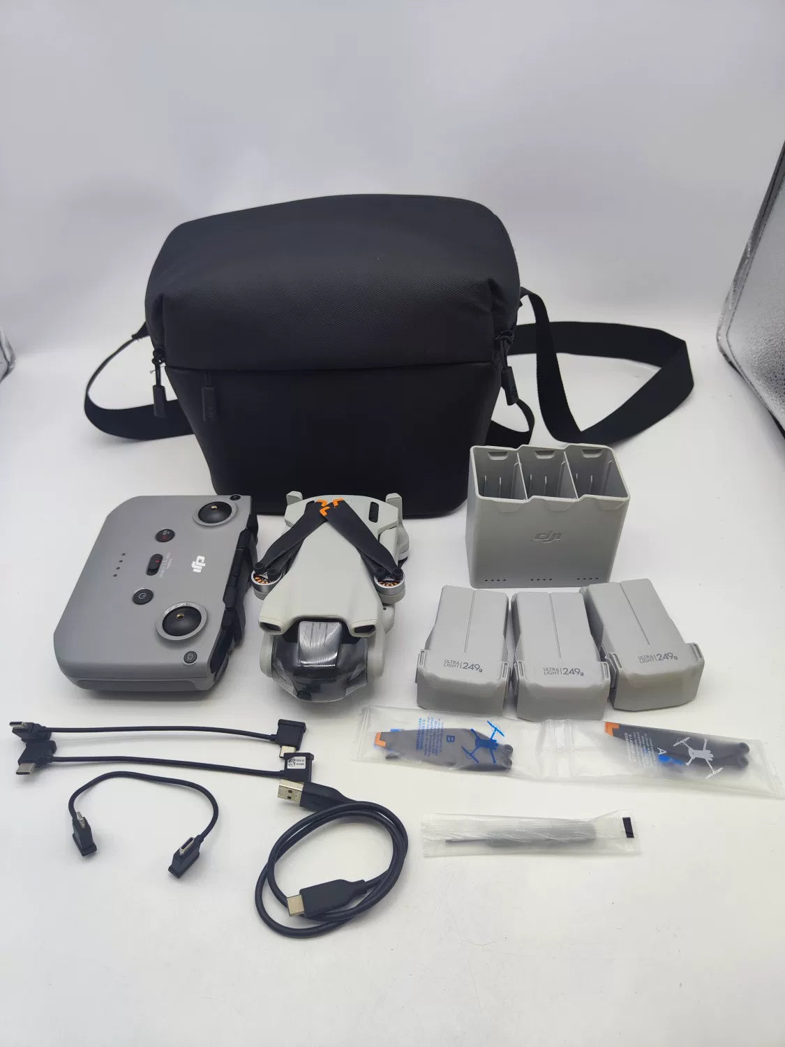99% New (Mint) DJI mini3 Fly More Combo