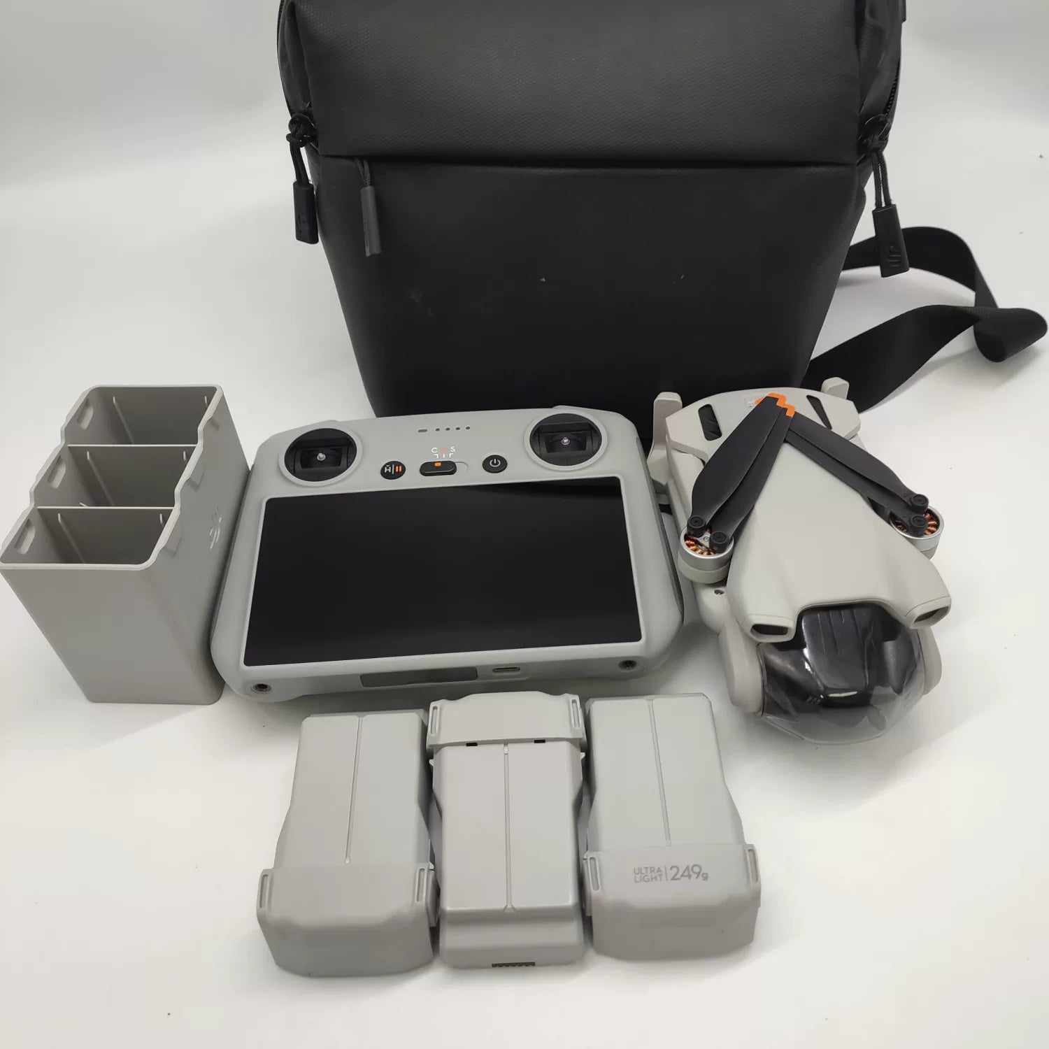 99% New (Mint) Mini 3 with Screen Extended-Cycle Fly More Combo