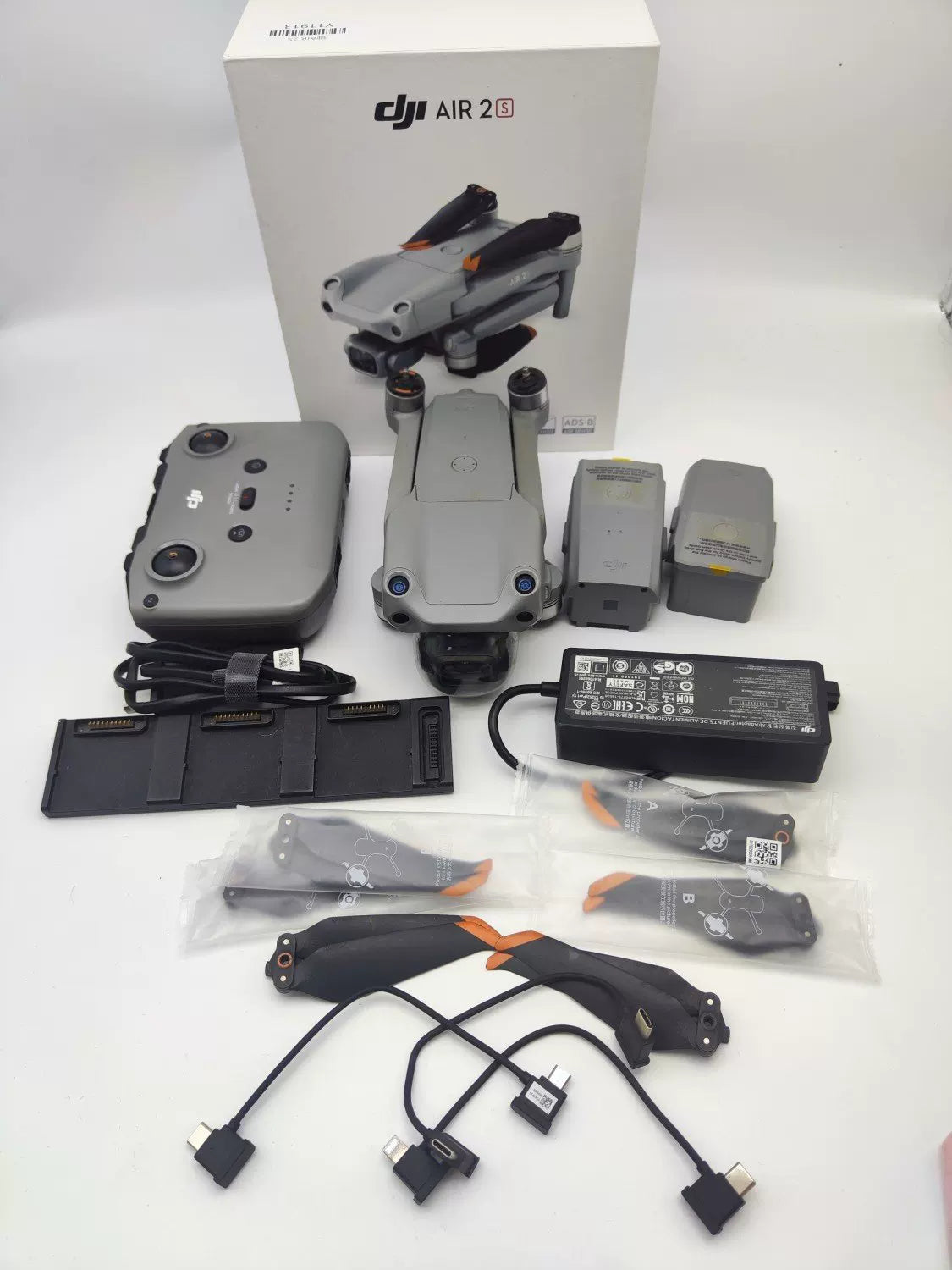 95% New (Like New) DJI air2s Fly More Combo
