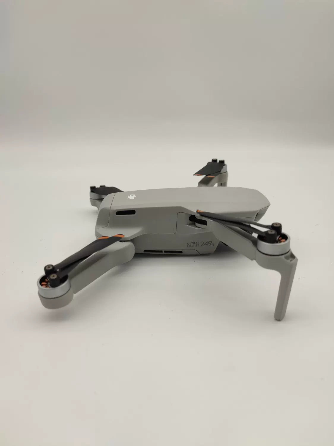 99% New (Mint) DJI Mini 2 SE Fly More Combo with DJI Care Refresh