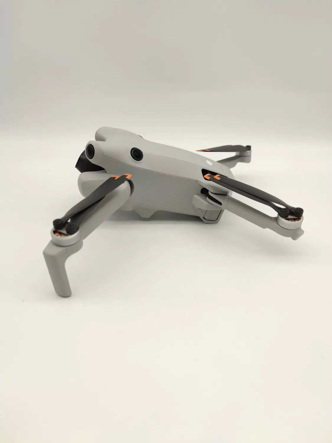 99% New (Mint) DJI Mini 4 Pro with Screen, Extended Battery Fly More Combo