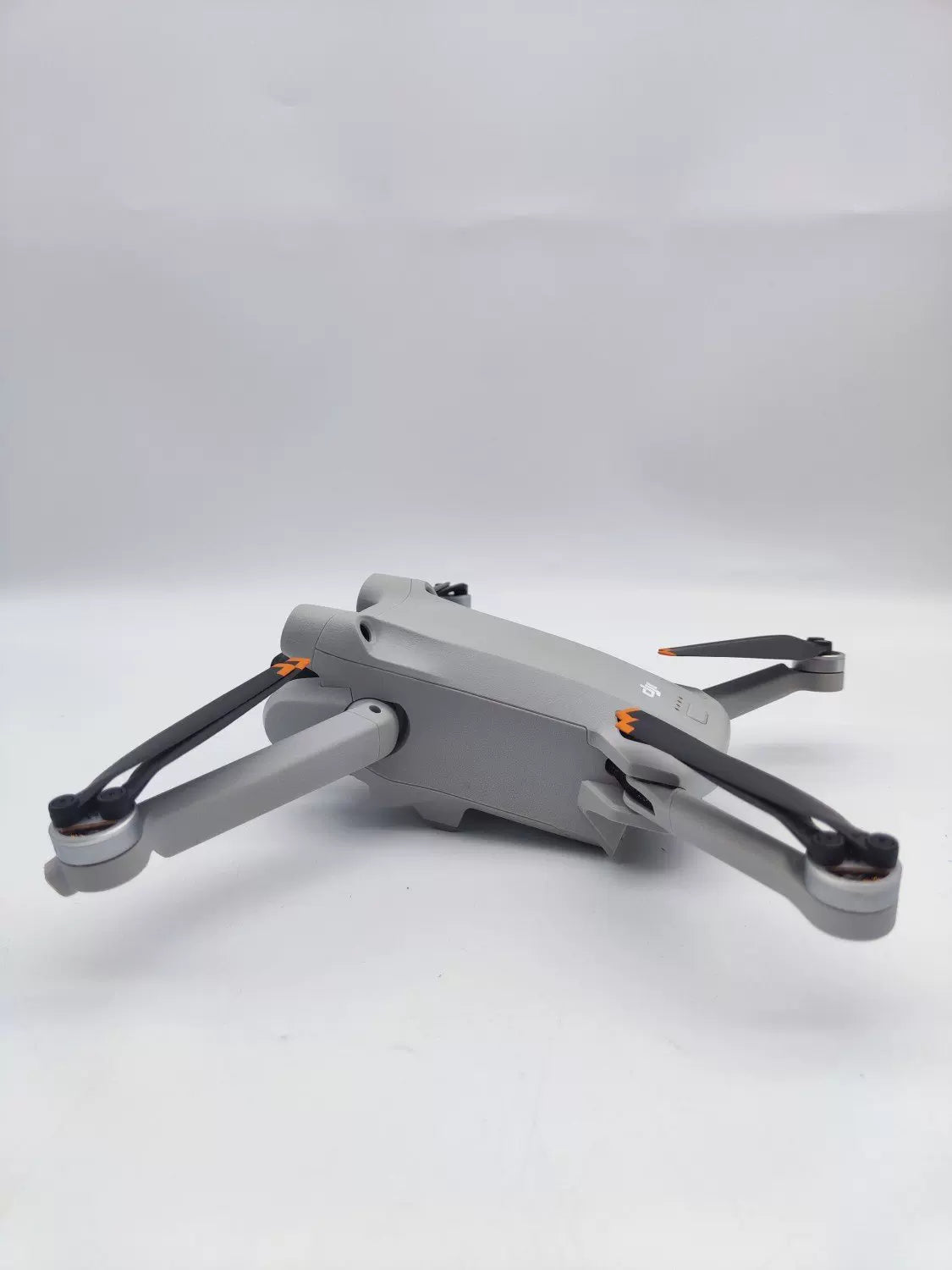 99% New (Mint) DJI Mini3pro with Screen Fly More Combo