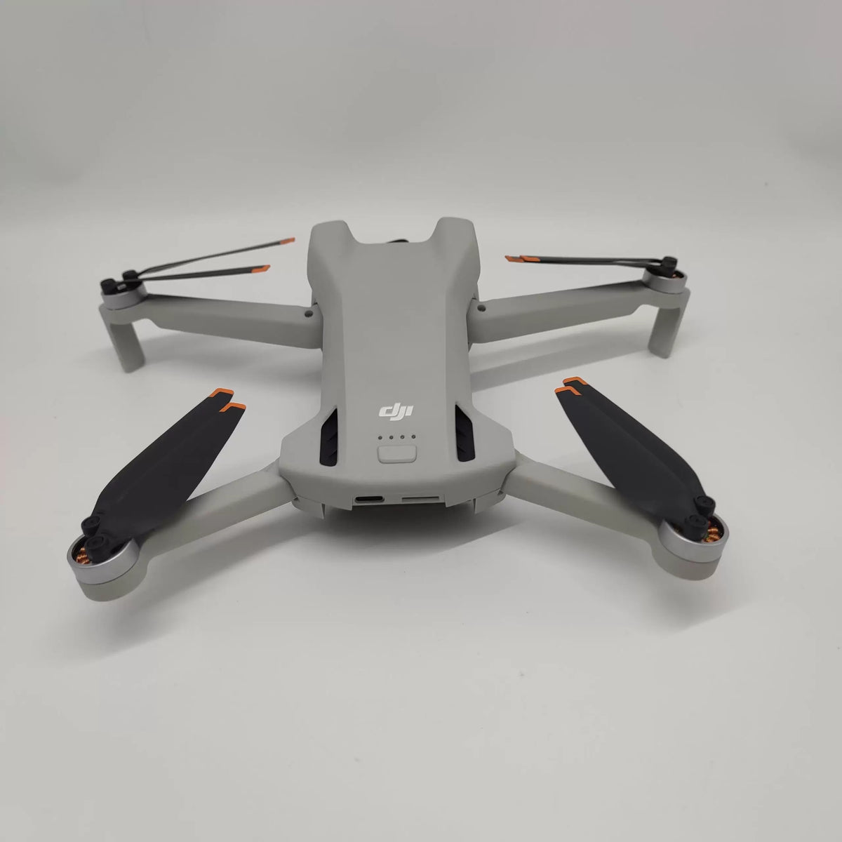 99% New (Mint) Mini 3 with Screen Extended-Cycle Fly More Combo