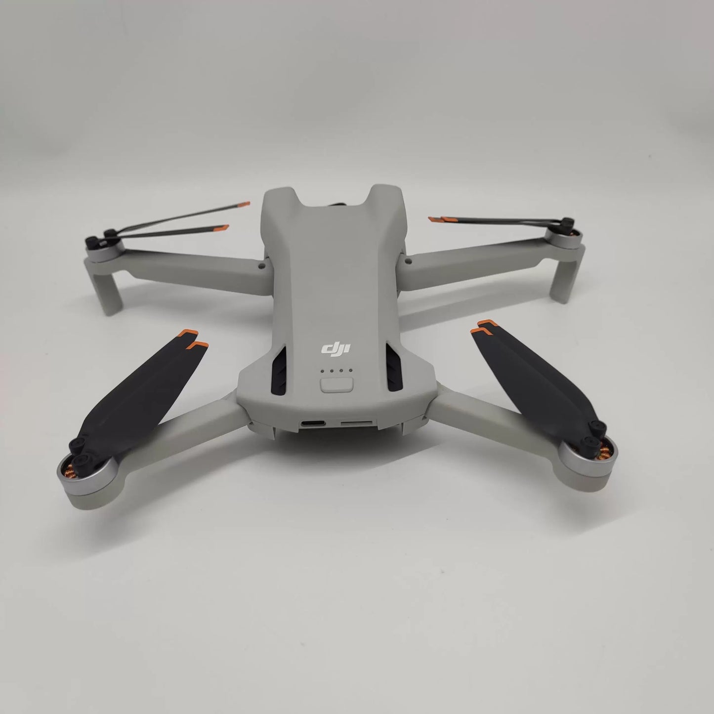 99% New (Mint) Mini 3 with Screen Extended-Cycle Fly More Combo