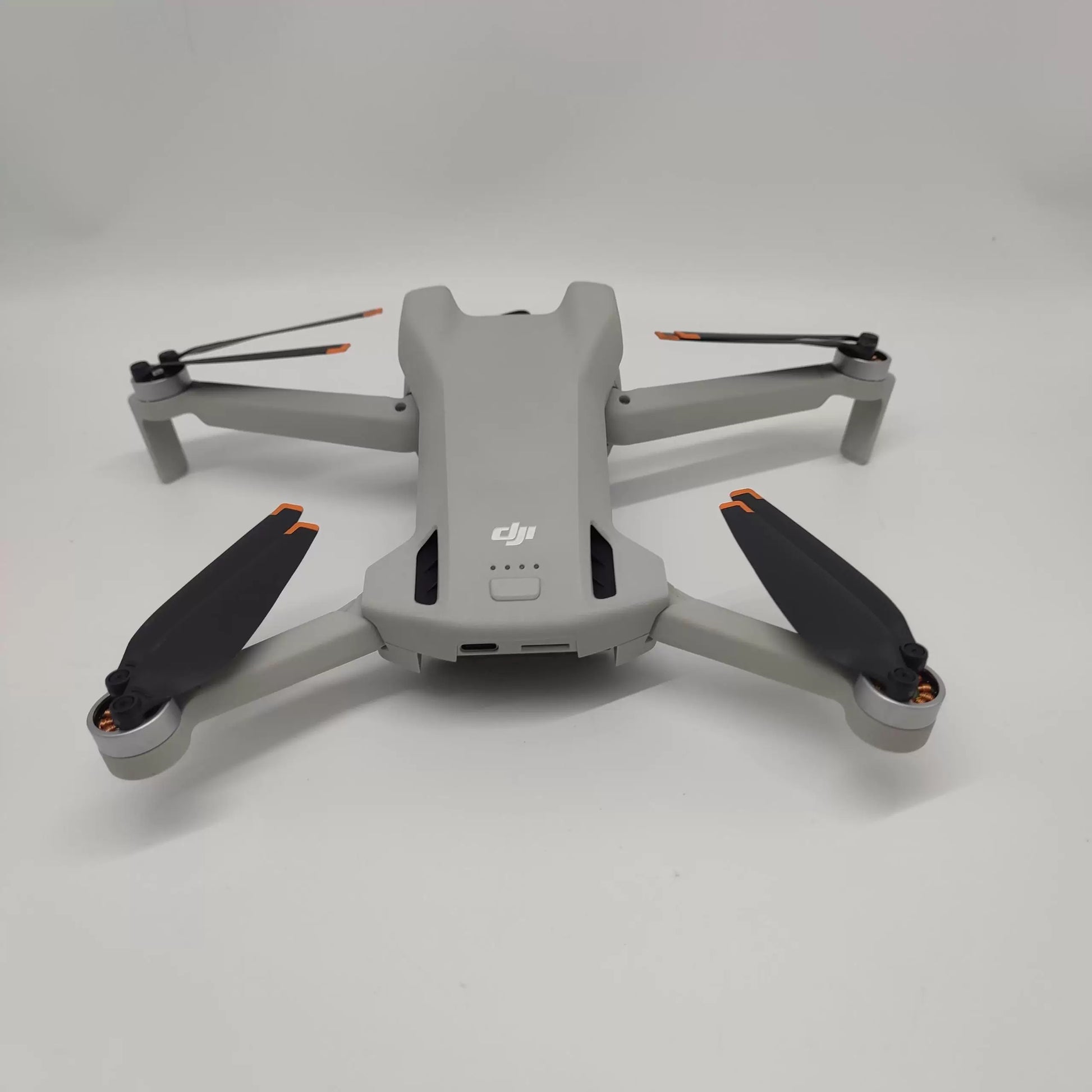 99% New (Mint) Mini 3 with Screen Extended-Cycle Fly More Combo