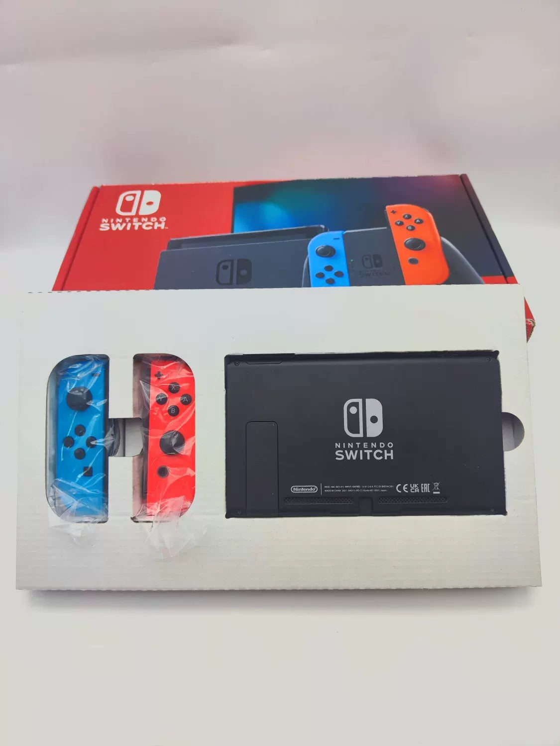 99% New (Mint) Nintendo switch Extended-Battery Combo