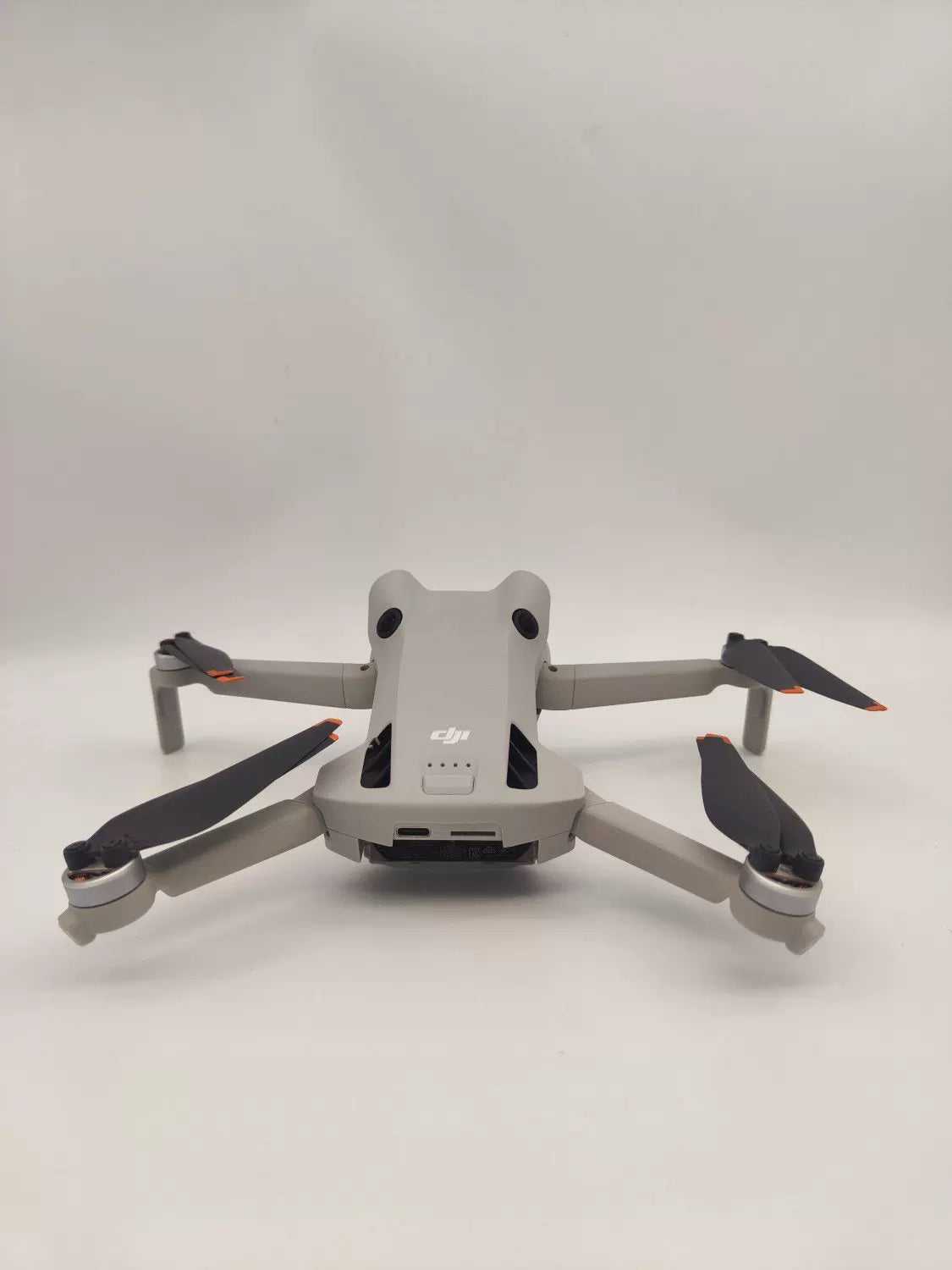 95% New (Like New) DJI mini4pro Extended Battery Fly More Combo