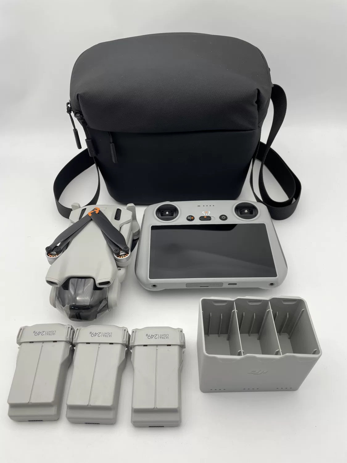 99% New (Mint) DJI Mini3 with Screen Fly More Combo with DJI Care Refresh
