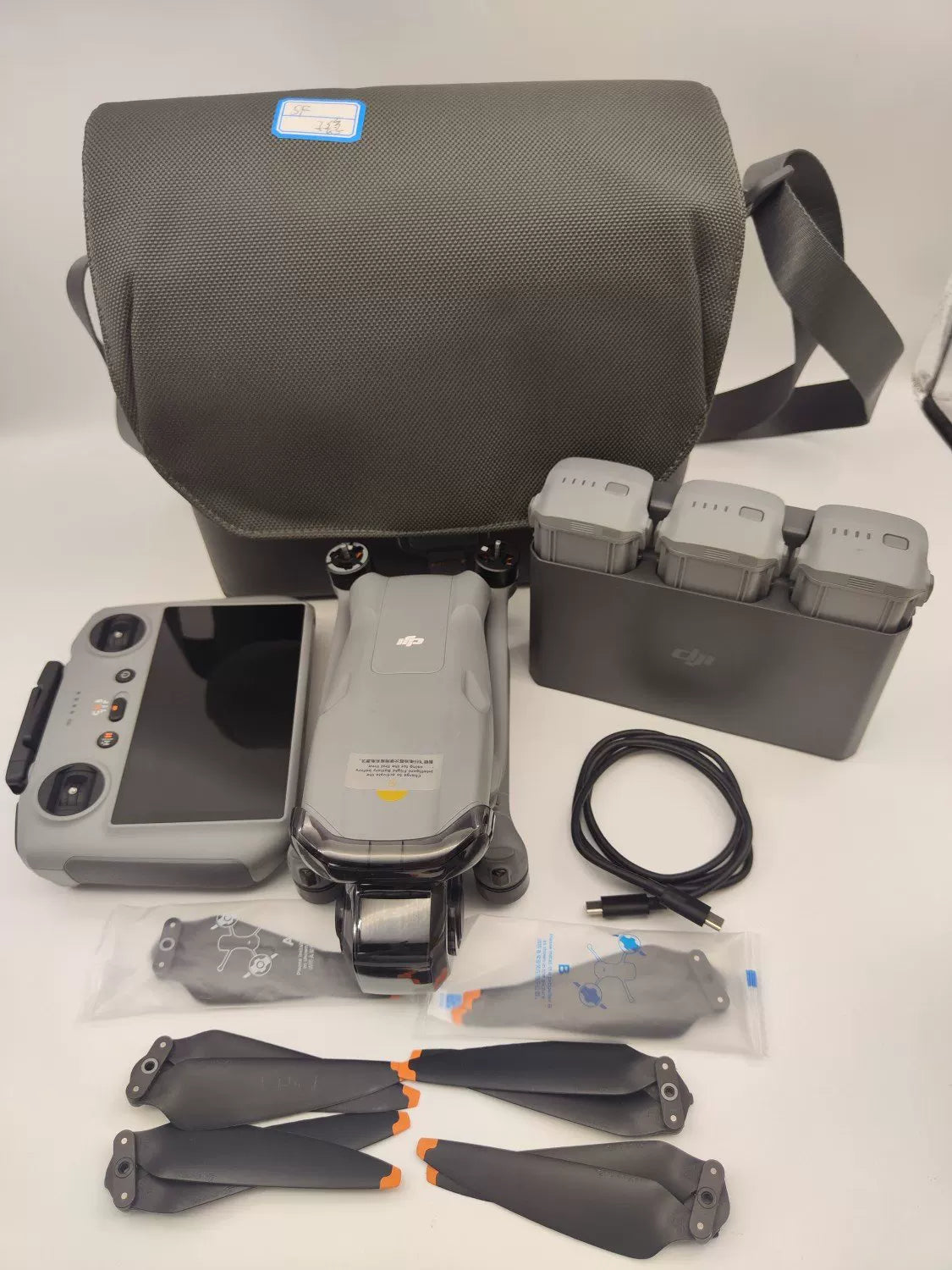 99% New (Mint) DJI air3 with Screen Fly More Combo