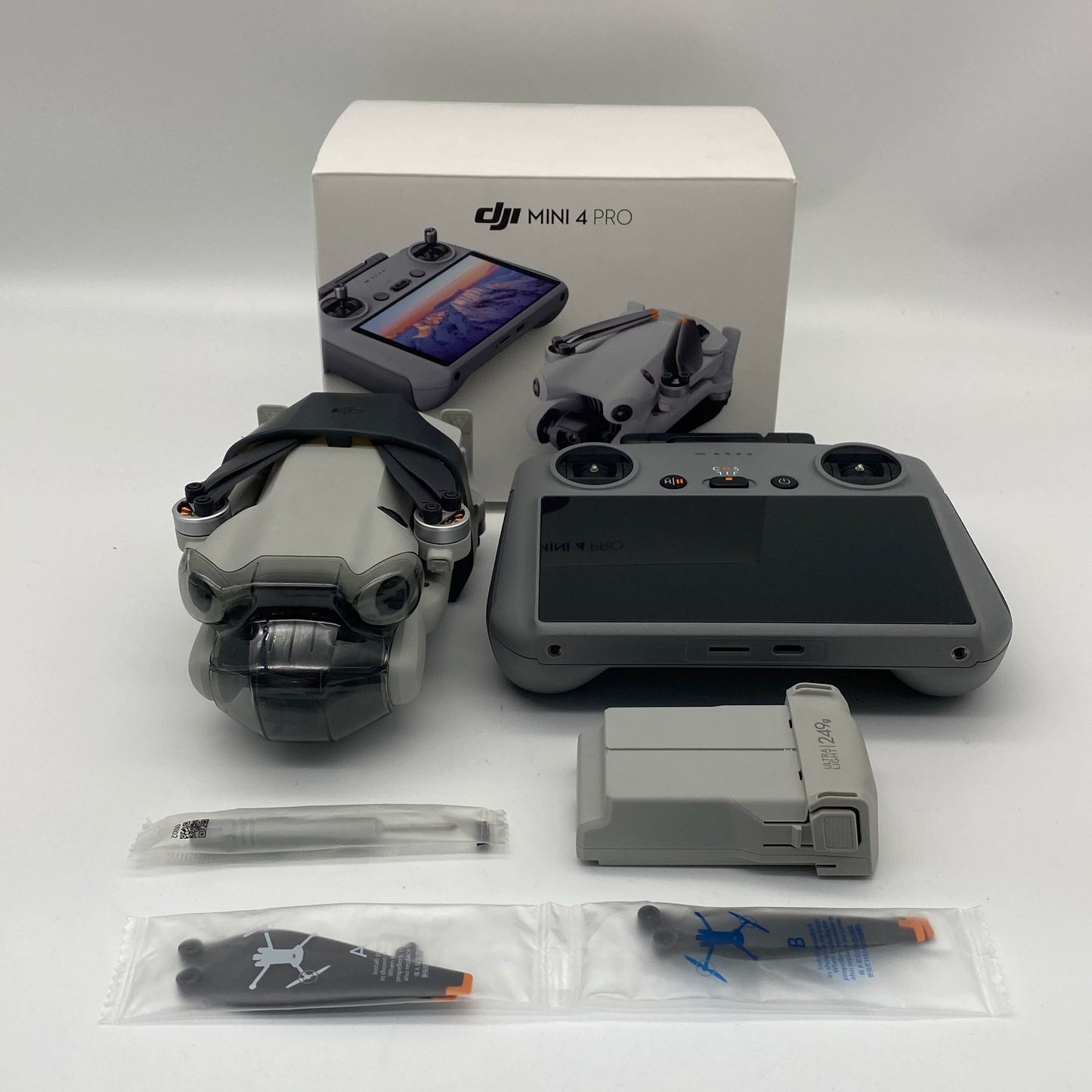 DJI Mini 4 Pro Standard Kit with Screen Remote Controller - Excellent (95% New)