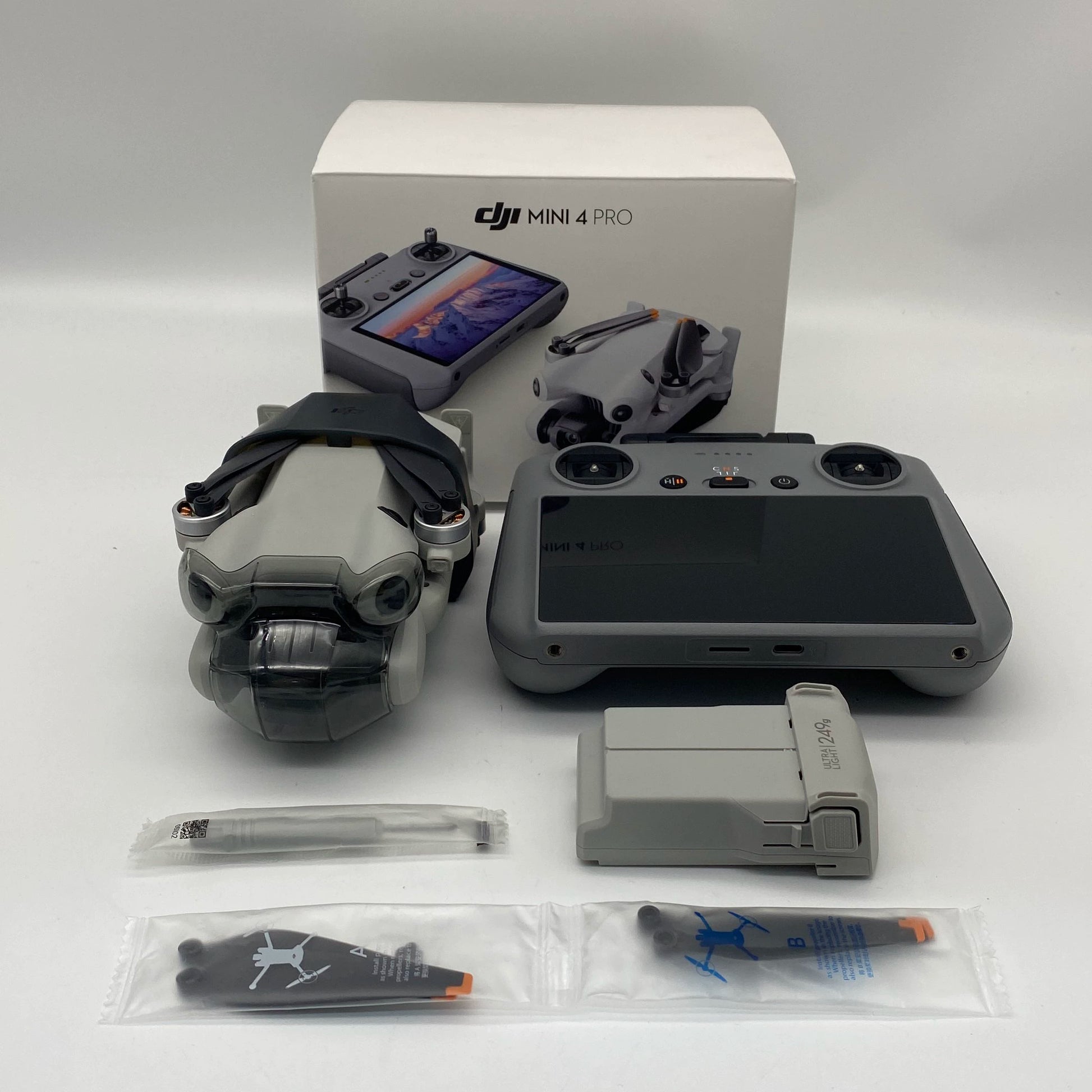 DJI Mini 4 Pro Standard Kit with Screen Remote Controller - Excellent (95% New)