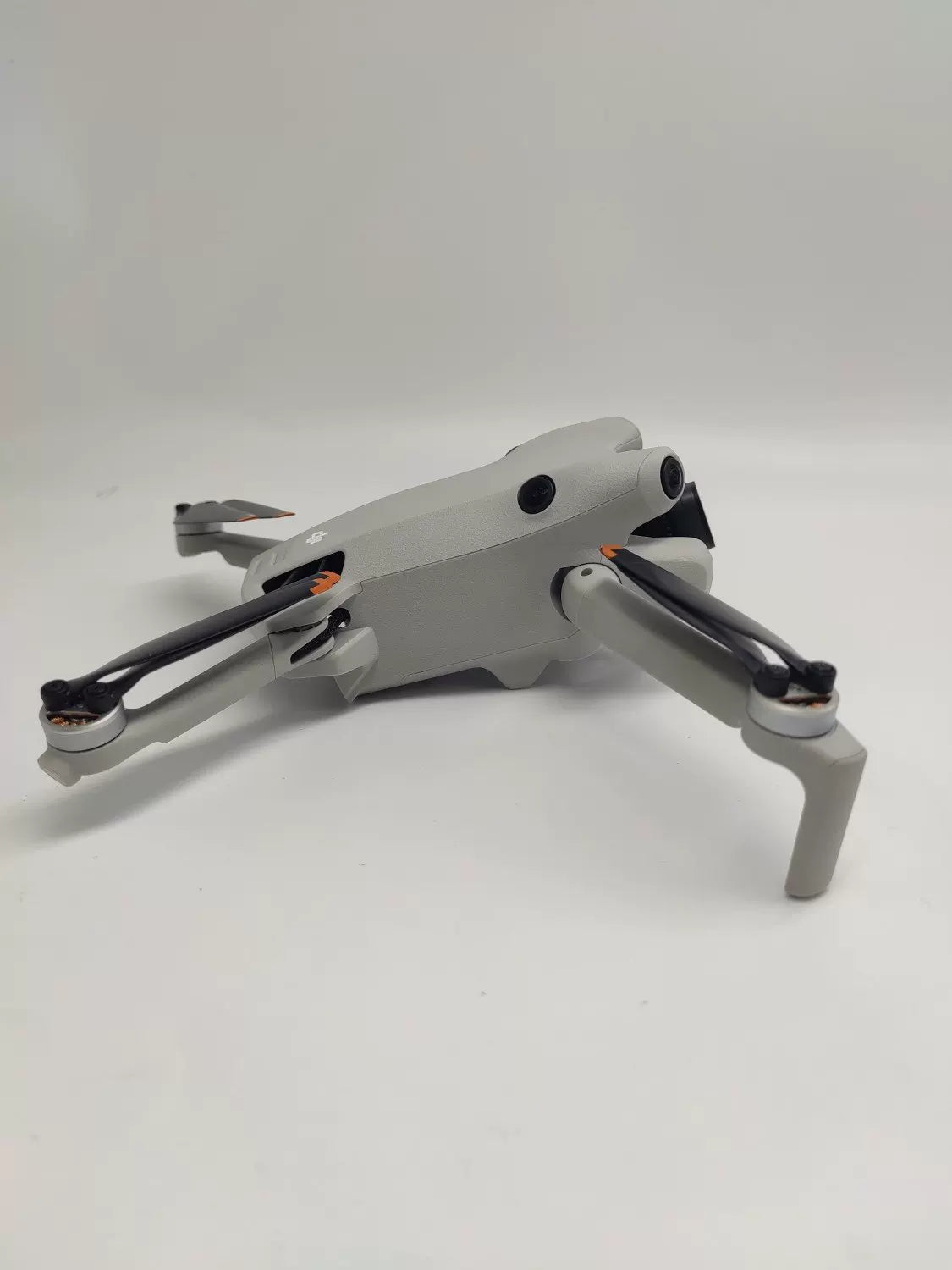 DJI Mini 4 pro with Screen Fly More Combo 2-Year DJI Care Refresh