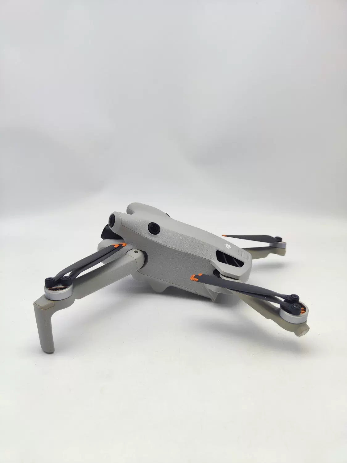 95% New (Like New) DJI mini4pro with Screen, Extended Battery Fly More Combo with 2-Year DJI Care Refresh