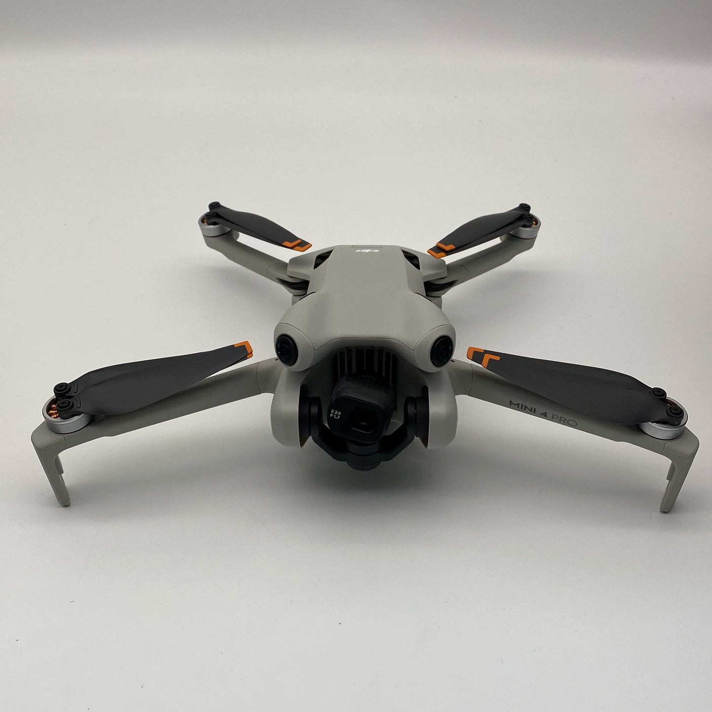 DJI Mini 4 Pro with Screen Remote Fly More Combo - Excellent (95% New)