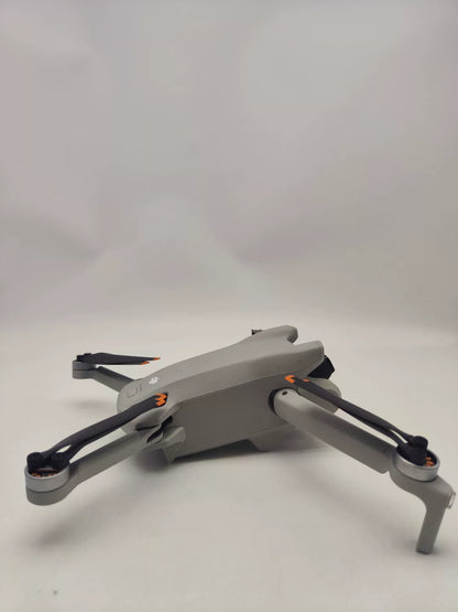 95% New (Like New) DJI mini3 with Screen, Extended Battery Fly More Combo