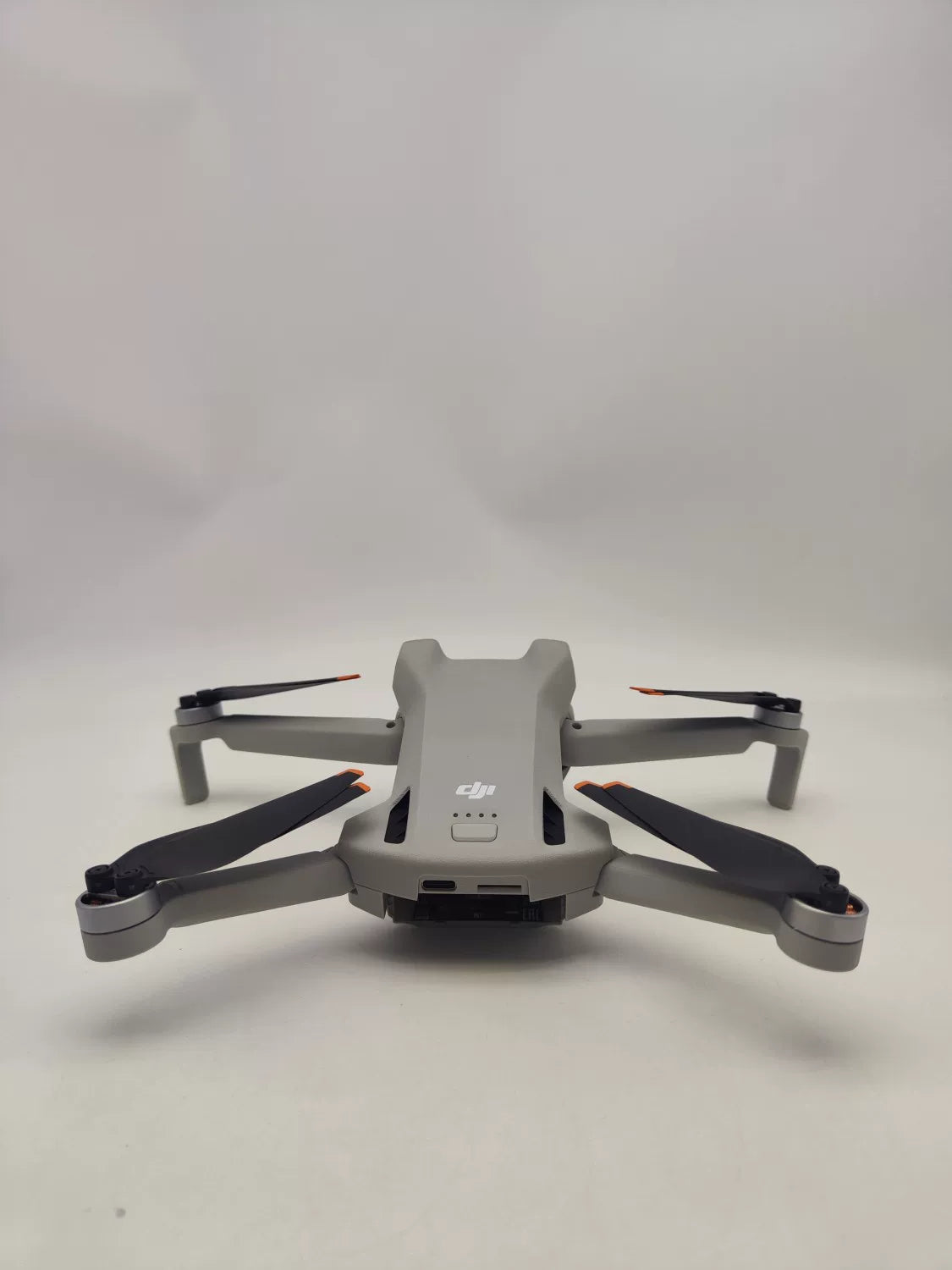95% New (Like New) DJI mini3 with Screen, Extended Battery Fly More Combo