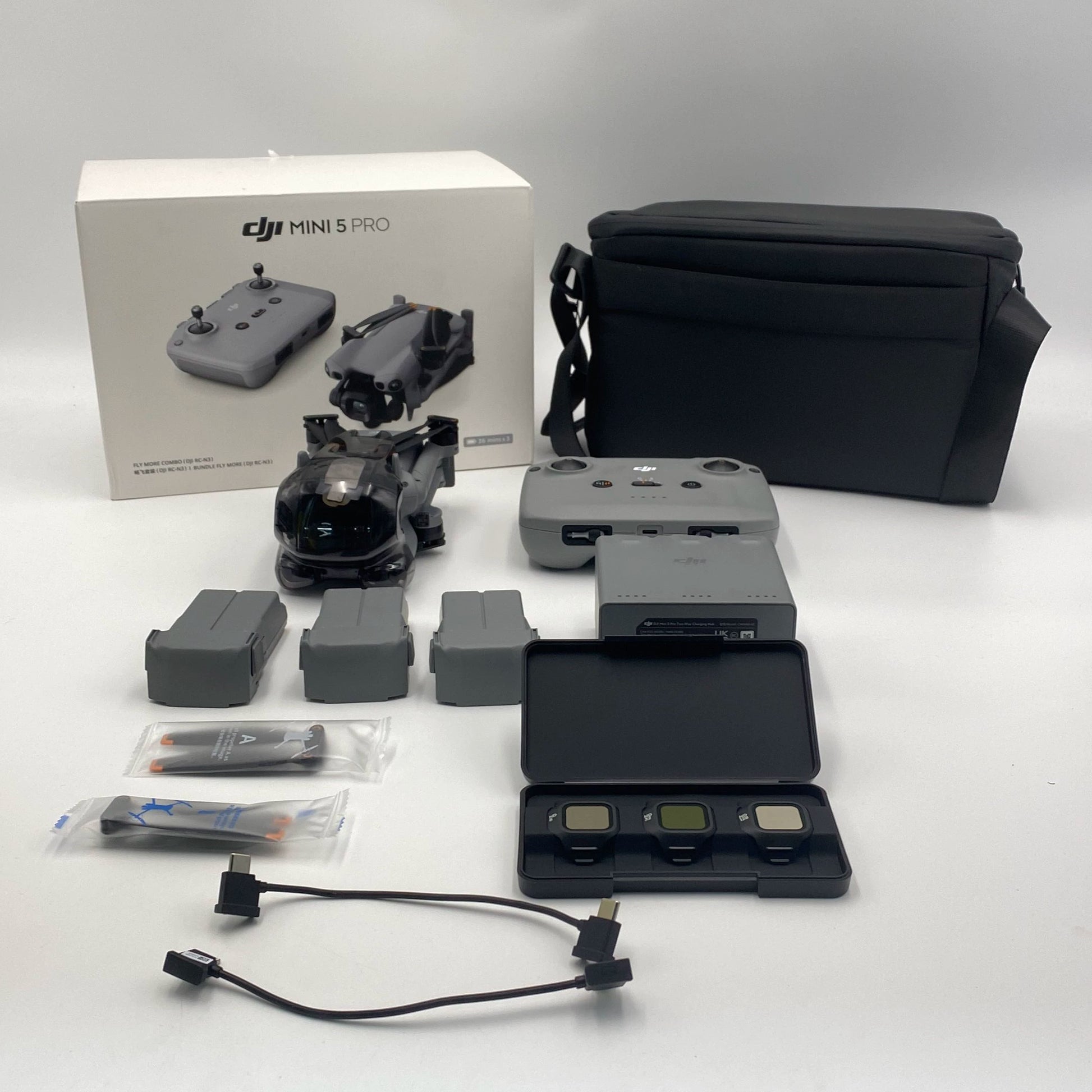 DJI Mini 5 Pro Fly More Combo (DJI RC-N3) - Like New (99%)