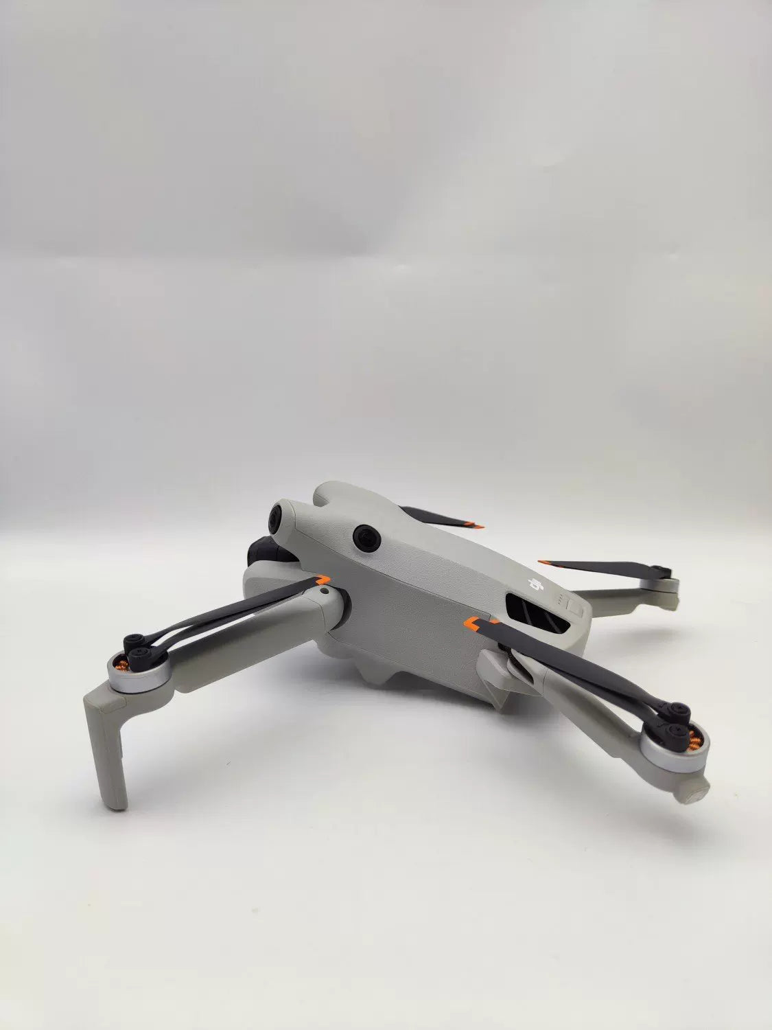 99% New (Mint) DJI mini4pro with Screen Fly More Combo