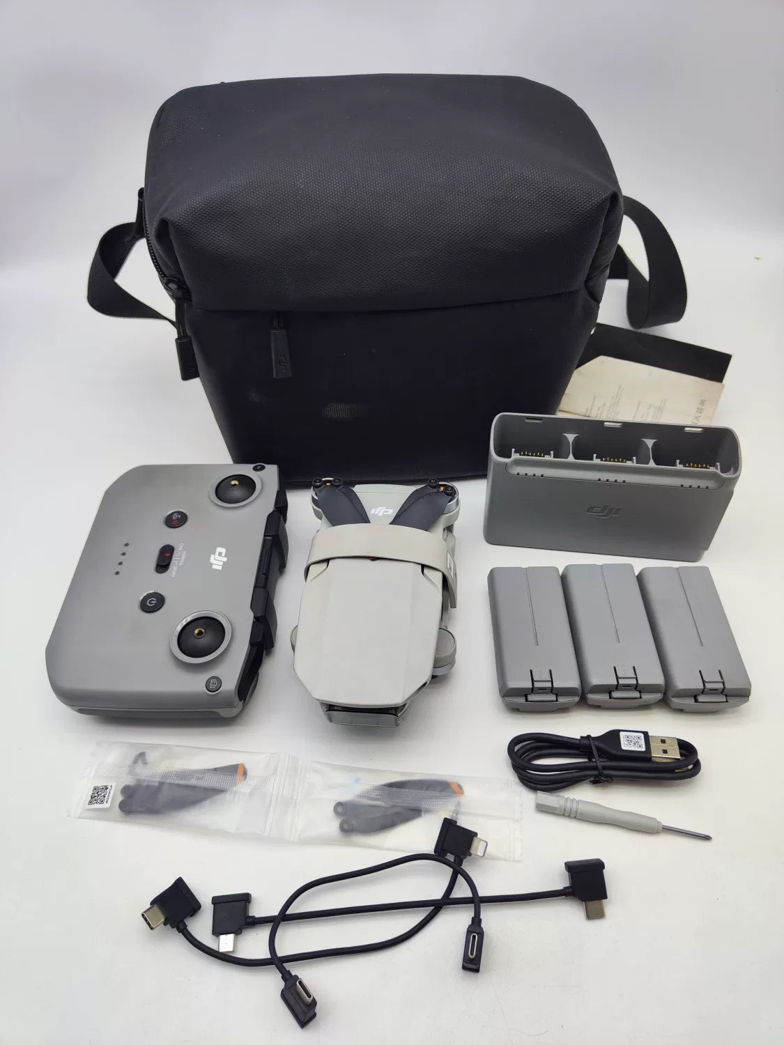 90% New (Excellent) DJI mini2se Fly More Combo