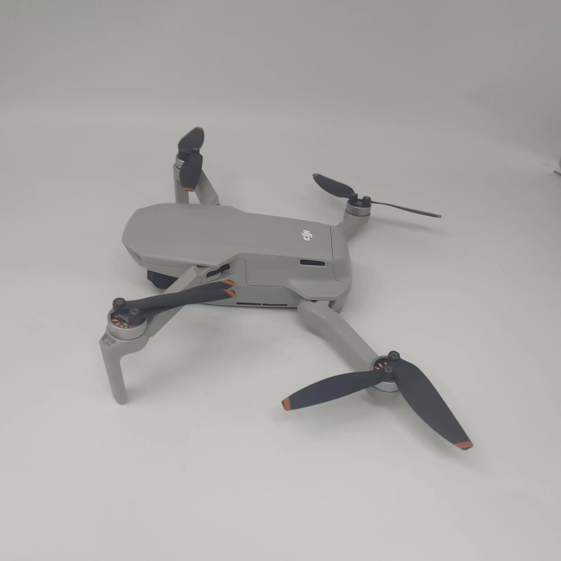95% New (Like New) DJI Mini 2 SE Fly More Combo Under Warranty