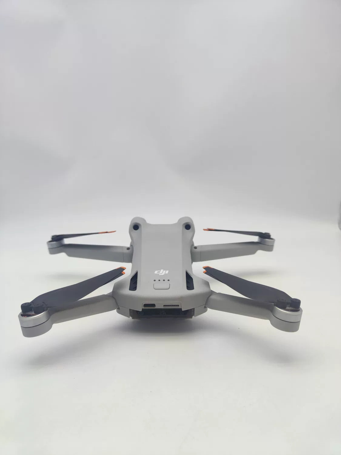 99% New (Mint) DJI mini3pro with Screen Fly More Combo