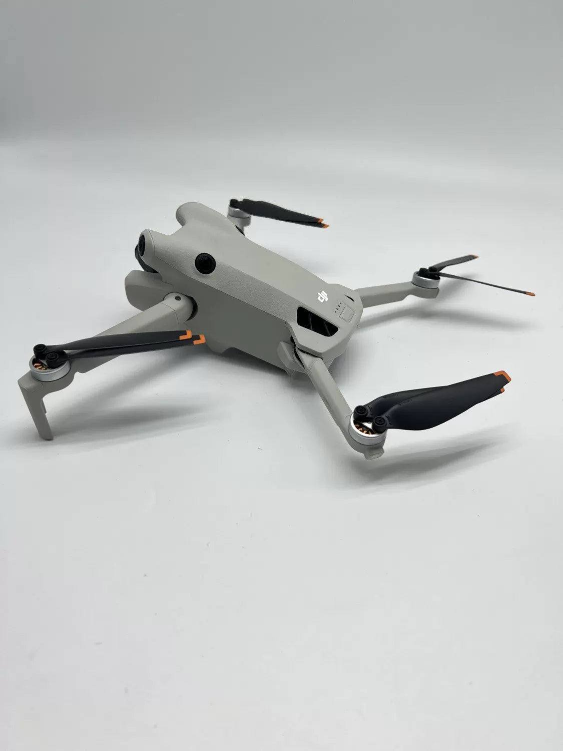 DJI Mini 4 pro with Screen, Extended Battery Fly More Combo