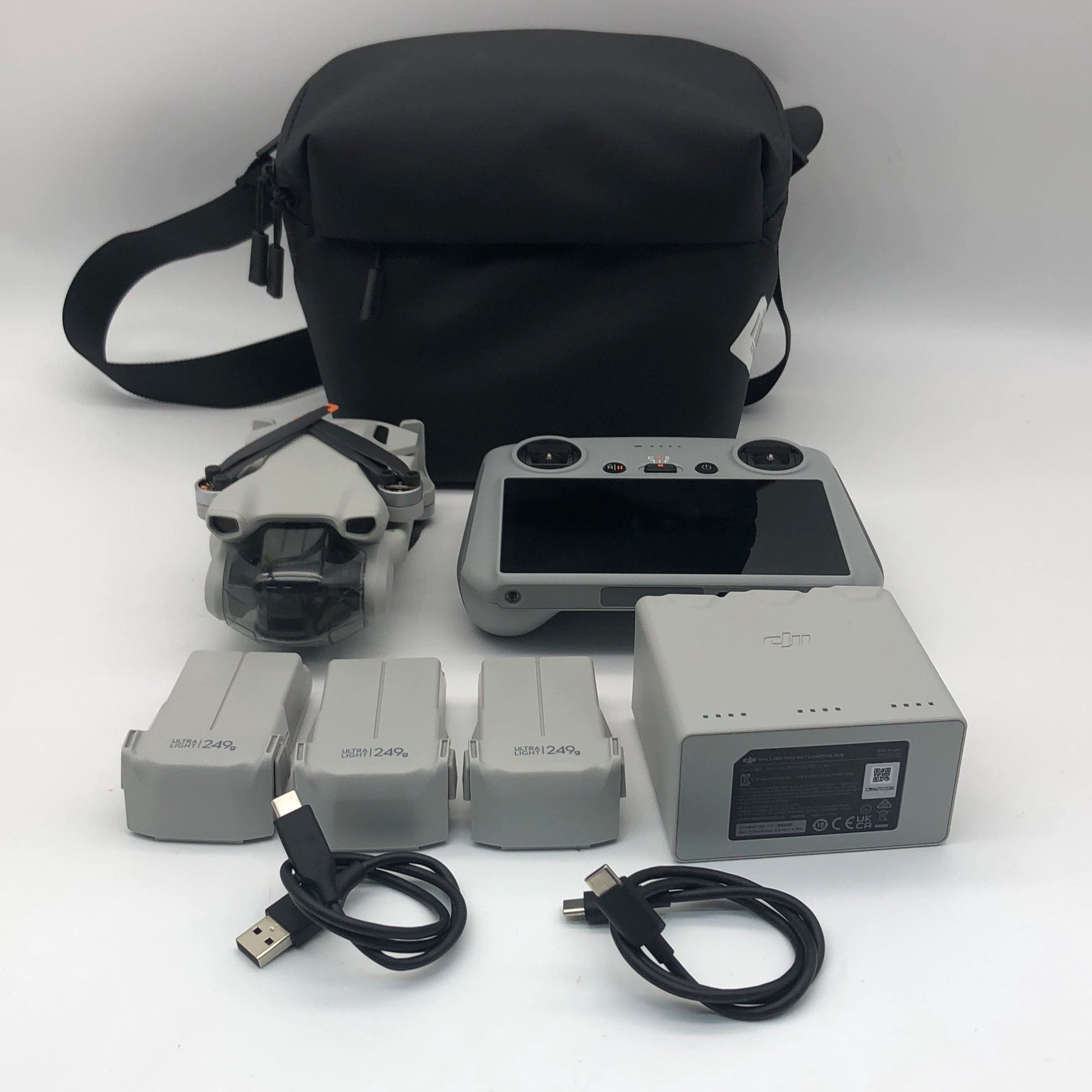 DJI Mini 3 with Screen Remote Fly More Combo - Like New (99%)