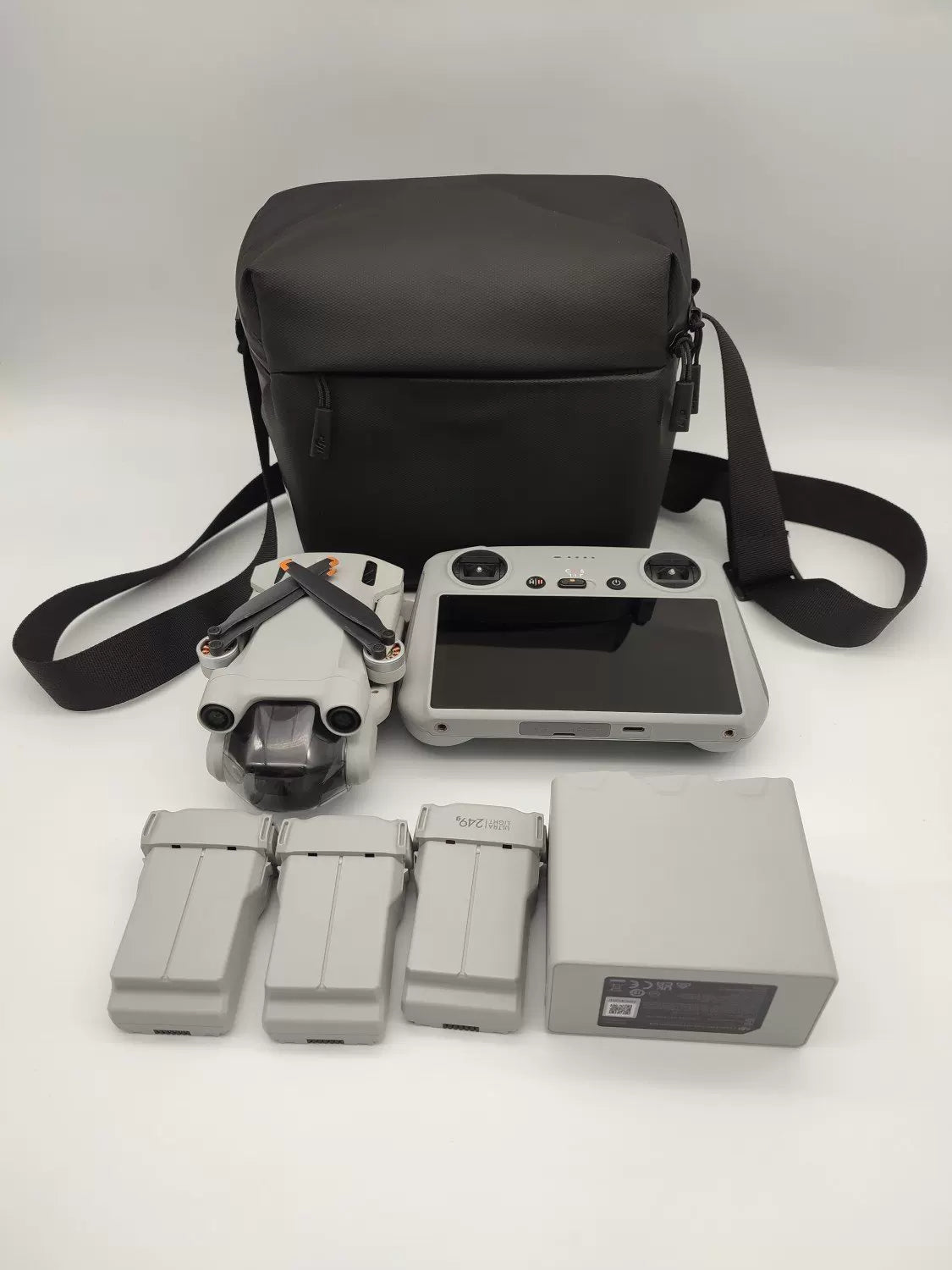 DJI Mini 3 Pro with Screen, Extended Battery Fly More Combo DJI Care Refresh