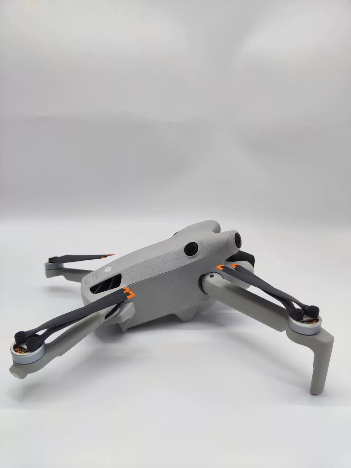 95% New (Like New) DJI mini4pro with Screen Fly More Combo with DJI Care Refresh