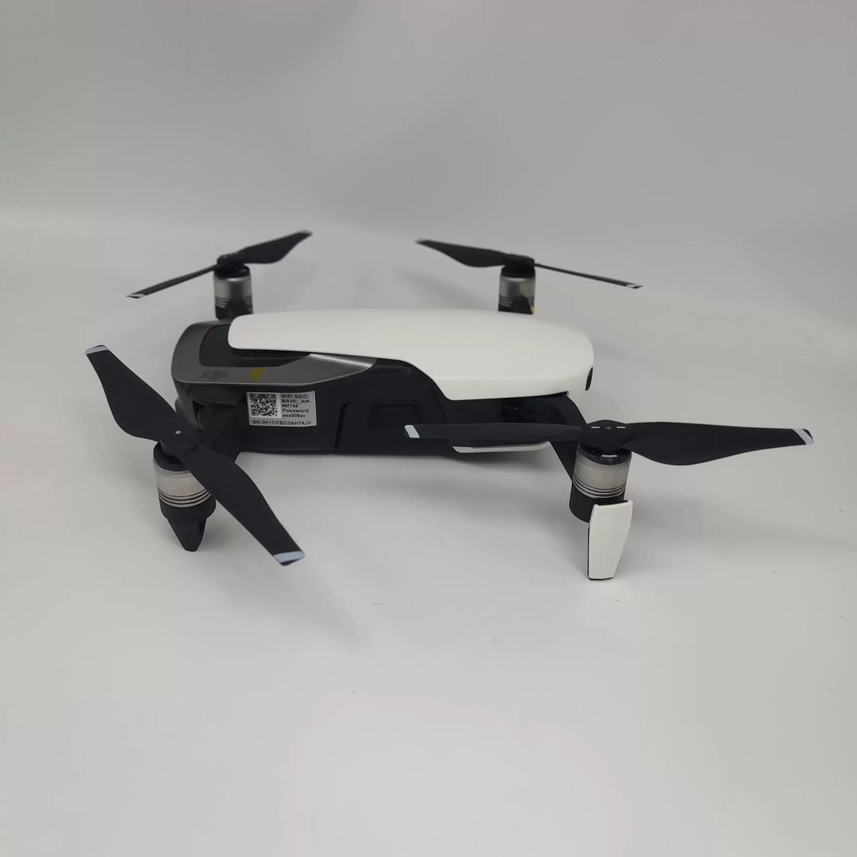 95% New (Like New) DJI AIR Standard Combo with Charging Hub