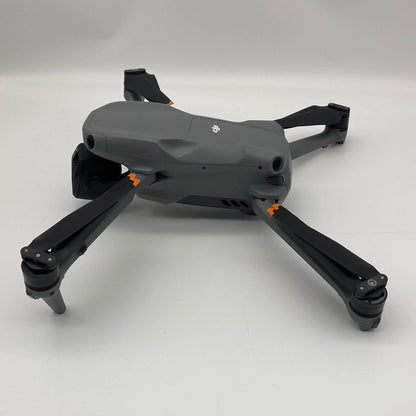 DJI Air 3S Fly More Combo مع جهاز تحكم عن بعد بشاشة ووحدة 4G + Care Refresh - ممتاز (جديد بنسبة 95%)