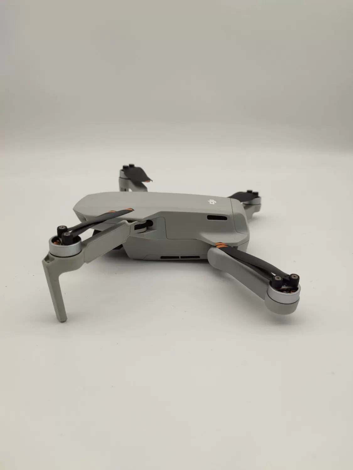 99% New (Mint) DJI Mini 2 SE Fly More Combo with DJI Care Refresh