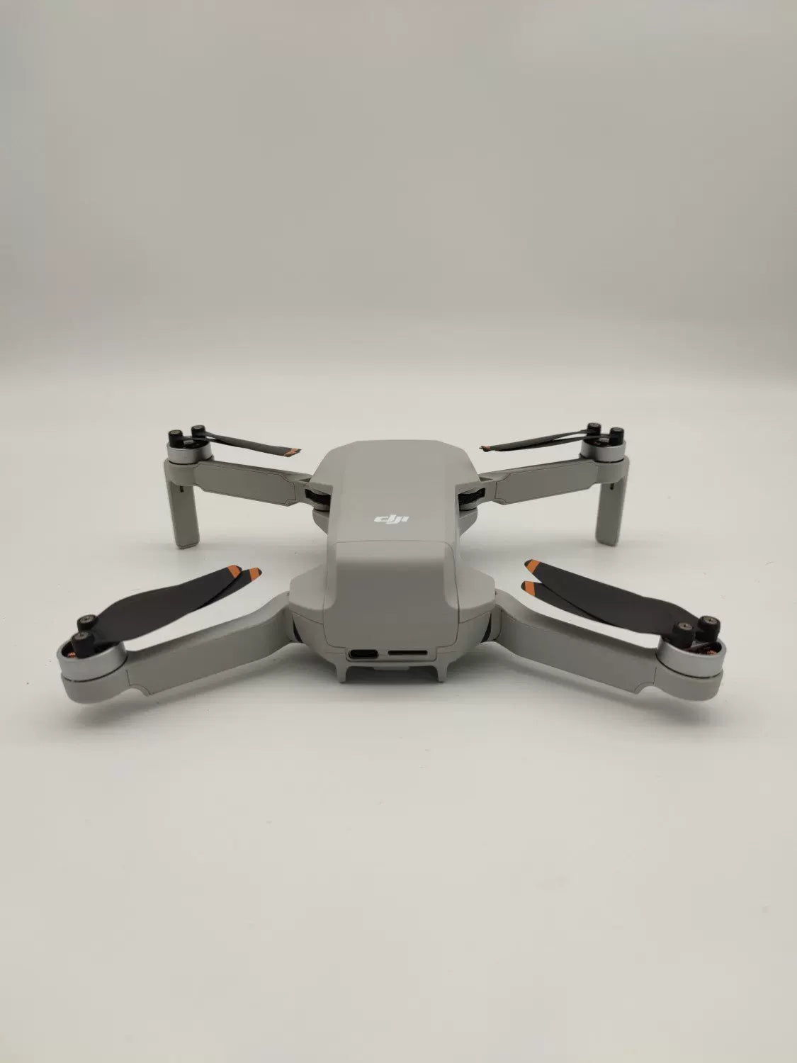 99% New (Mint) DJI Mini 2 SE Fly More Combo with DJI Care Refresh