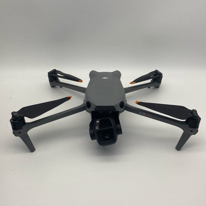 DJI Air 3S Fly More Combo مع جهاز تحكم عن بعد بشاشة و Care Refresh - ممتاز (95% جديد)