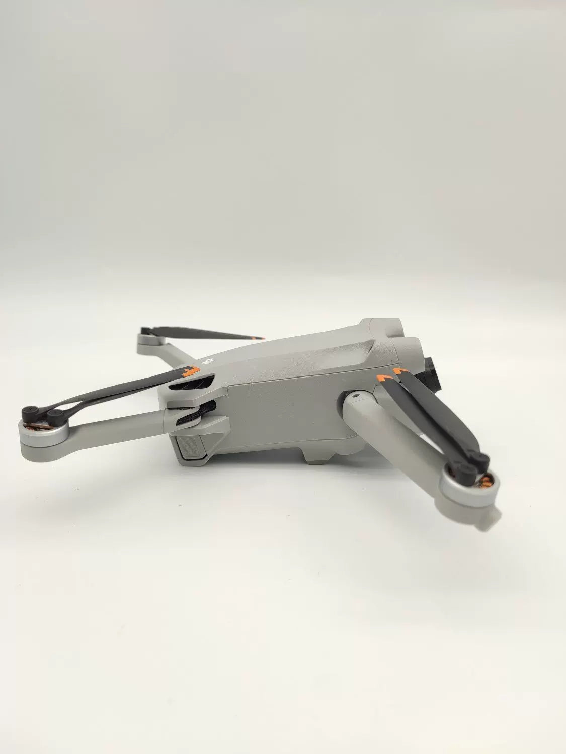 DJI Mini 3 pro with Screen Fly More Combo