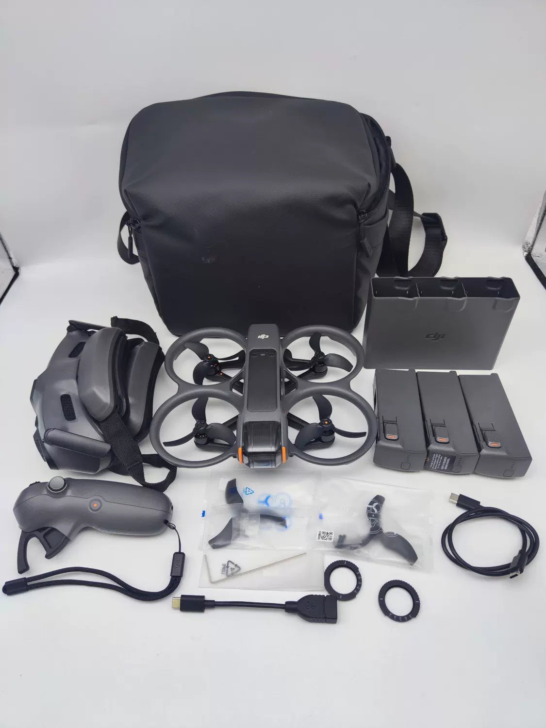99% New (Mint) DJI avata 2 Fly More Combo with 2-Year DJI Care Refresh