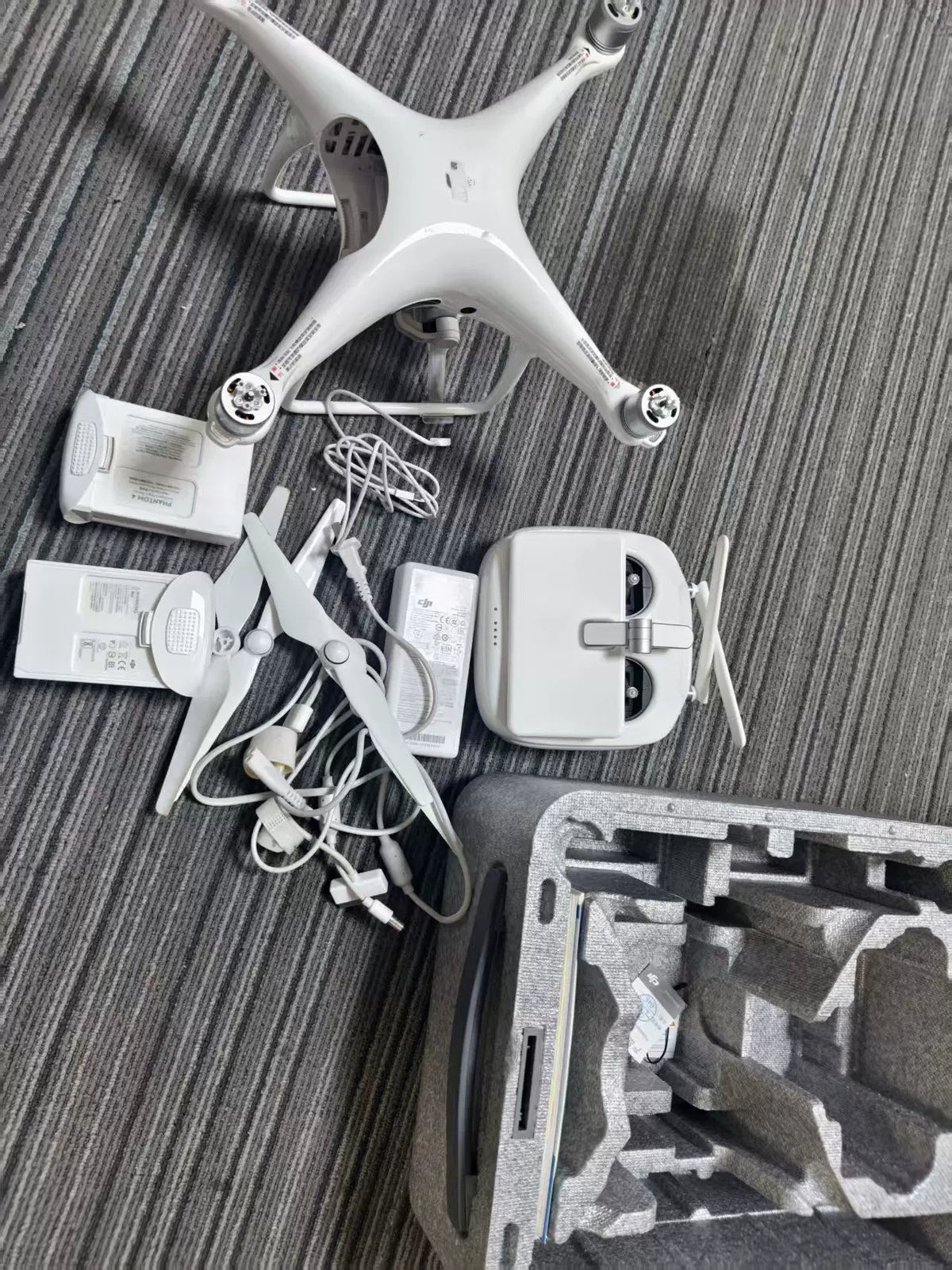 95% New (Like New) DJI Phantom 4 – photo 1