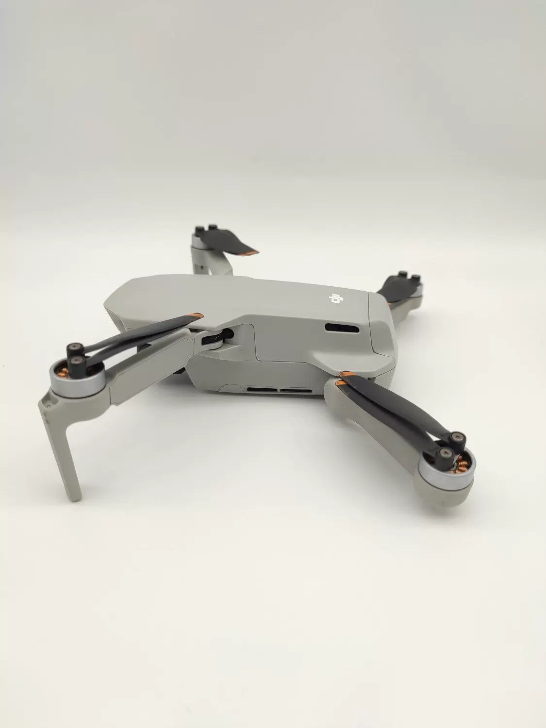 95% New (Like New) DJI Mini2 SE Standard Combo 2-Year DJI Care Refresh