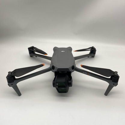 DJI Air 3S Fly More Combo مع Care Refresh + وحدة 4G (جهاز تحكم بشاشة) - ممتاز (جديد بنسبة 95%)