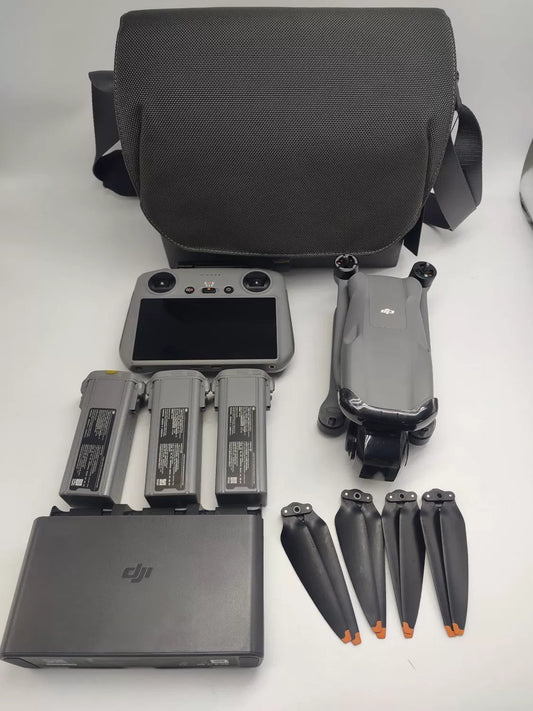 DJI Air 3 with Screen Fly More Combo